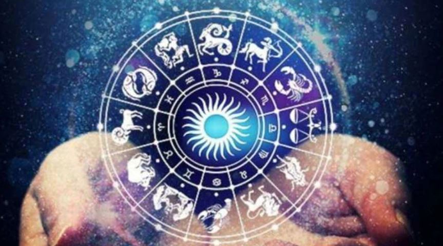 Daily Horoscope 04 August 2021: इस राशि के जातकों की बिगड़ सकती है सेहत, इस राशि को मिलेगा प्रमोशन