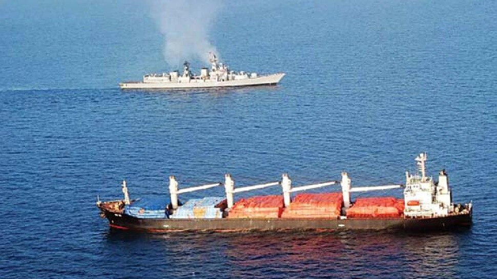 ओमान की खाड़ी में जहाज हाईजैक, ब्रिटिश नेवी का दावा