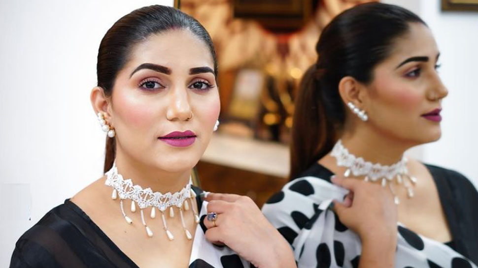 Sapna Choudhary हुईं भेद-भाव का शिकार! बोलीं- 'मैं अपनी स्किन दिखाने वाले...'