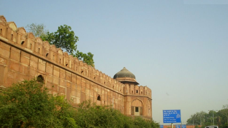 दिल्ली: Red Fort के ऊपर मंडरा रहा था Drone, पुलिस ने जब्‍त कर दर्ज किया केस