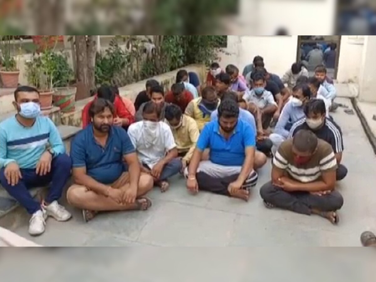 होटल में जुआ खेलते हुए 39 लोगों को पुलिस ने गिरफ्तार किया है. 