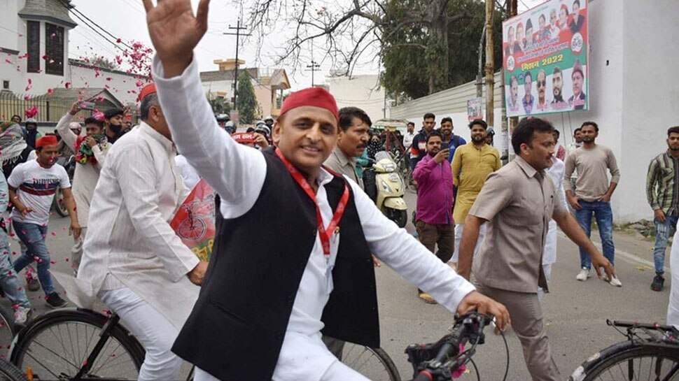 क्या UP में फिर से लौट रही हैं मंडल राजनीति? Samajwadi Party ने शुरू की ओबीसी पॉलिटिक्स!