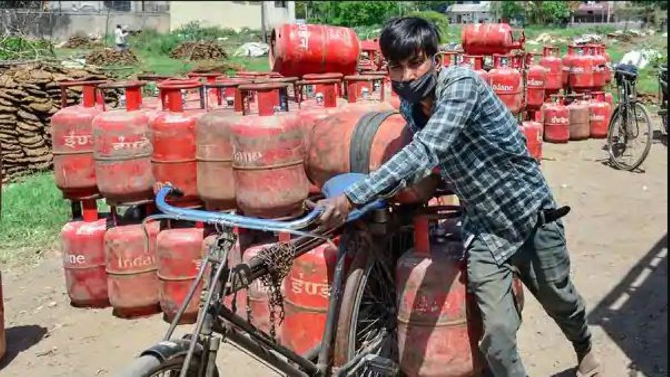 मुफ्त में मिलेगा LPG कनेक्शन वो भी बिना स्थायी पता! सरकार जल्द लागू करने जा रही है Ujjwala Yojana का दूसरा फेज