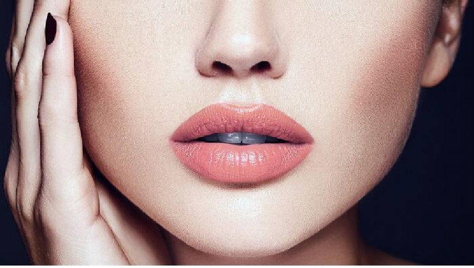 पिंक लिप्स पाने के ये हैं आसान Tips, कुछ ही दिन में लौट आएगी Lips की
