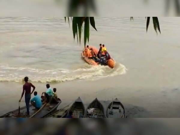 14 year old boy drowned in the river while driving a boat brother also ...