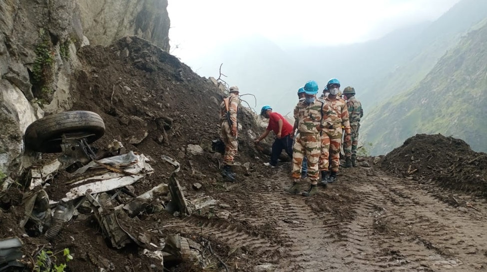 Kinnaur Landslide Case: मलबे में दबे 14 लोगों को बचाया गया, 10 शव भी हुए बरामद