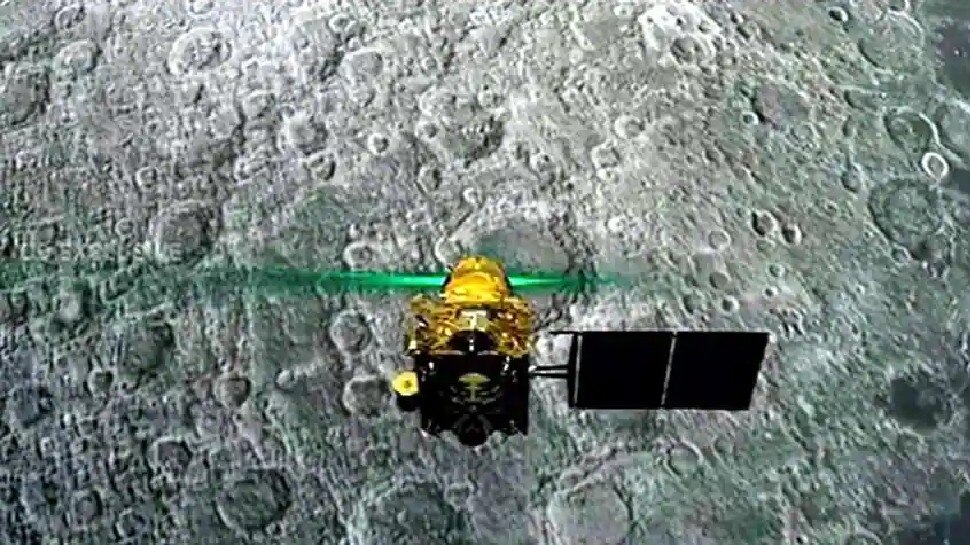 Chandrayaan-2 मिशन की बड़ी सफलता, ऑर्बिटर ने चांद पर देखे पानी के अणु