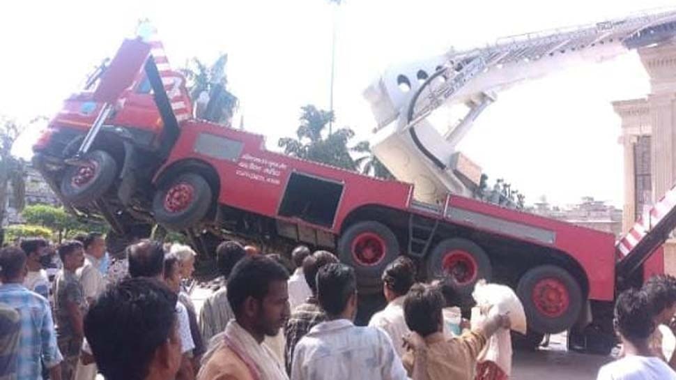 Gwalior News: झंडा लगाते वक्त टूटी निगम की क्रेन, 3 लोगों की मौत और 2 जख्मी