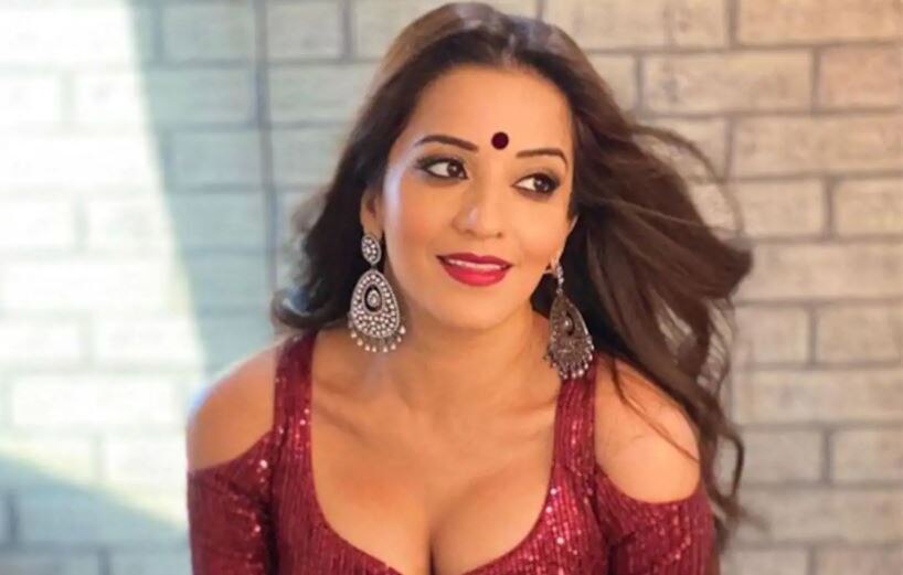 Bhojpuri Actress मोनालिसा ने फिर किया टेम्परेचर हाई, नाइट गाउन में ढाया कहर