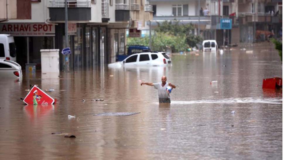 तुर्की में बाढ़ ने मचाई तबाही, करीब 50 लोगों की मौत, लापता लोगों की तलाश जारी