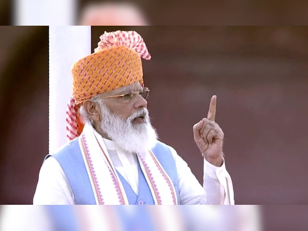 अब लड़कियों के लिए भी सैनिक स्कूलों के दरवाजे खुले होंगे, चलेंगी 75 वंदेभारत ट्रेनें