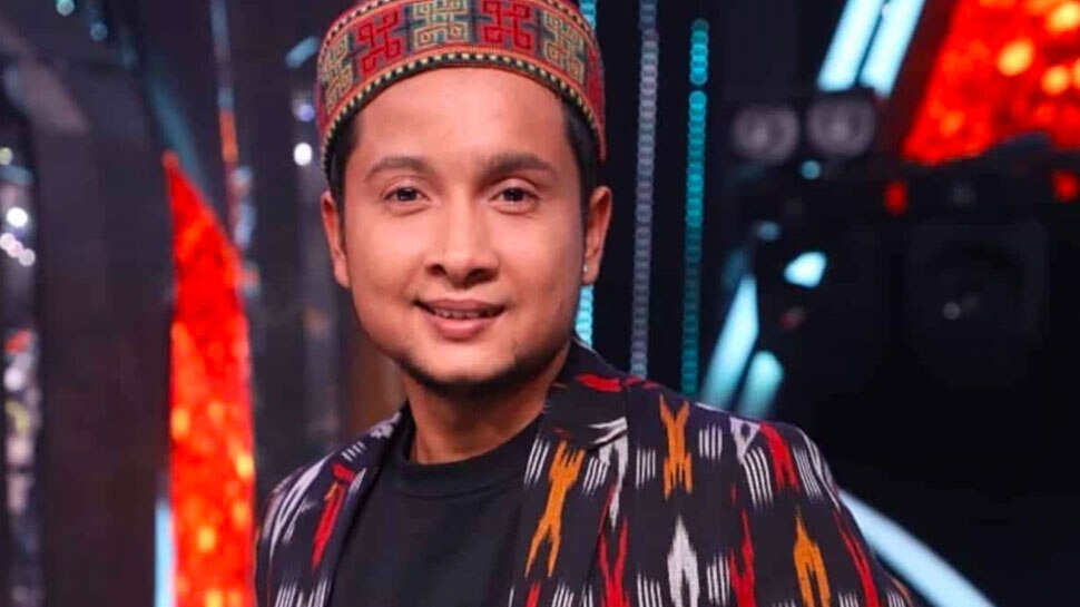 Pawandeep Rajan won the title of Indian Idol 12, got 25 lakh and Luxury cars along with the trophy | Indian Idol 12 Winner: उत्तराखंड के Pawandeep Rajan ने जीता इंडियन आइडल-12 का खिताब, ट्रॉफी के साथ मिले ये इनाम - Vimarsana News