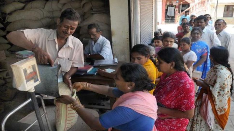 Ration की दुकानों पर तौल में नहीं होगी गड़बड़ी! कोटेदारों के लिए सरकार ने बनाए ये सख्त नियम