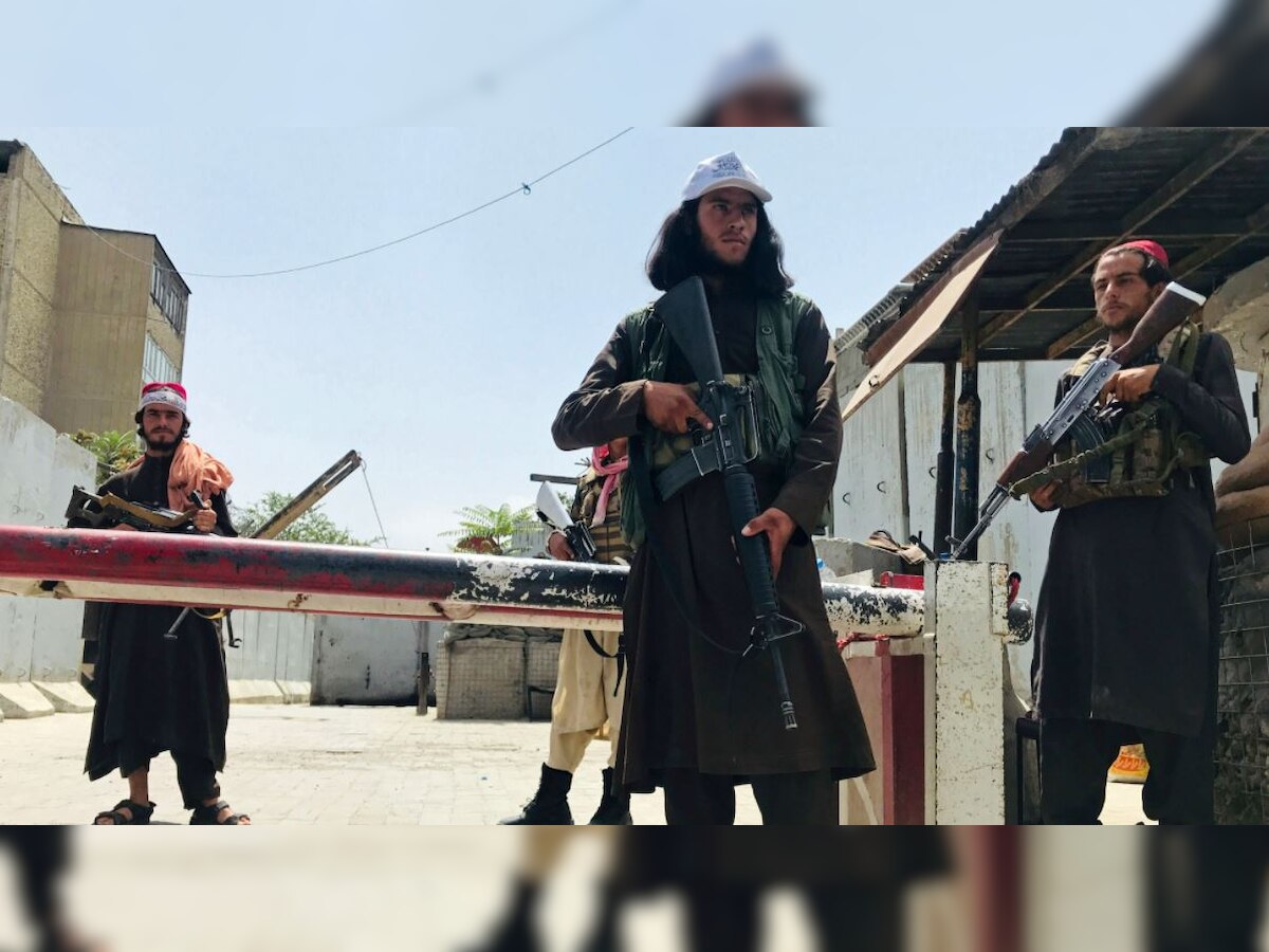 काबुल में तैनात तालिबानी आतंकी (AP)