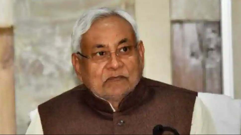 CM Nitish ने बाढ़ प्रभावित इलाकों का किया हवाई सर्वे, राहत शिविरों का लिया जायज़ा