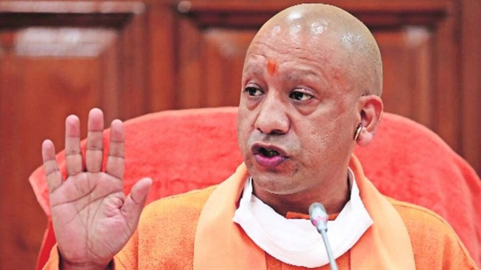 विधान परिषद में CM Yogi Aditya Nath ने इस नेता को कहा- ‘अब्बा जान’, SP नेताओं ने काटा बवाल