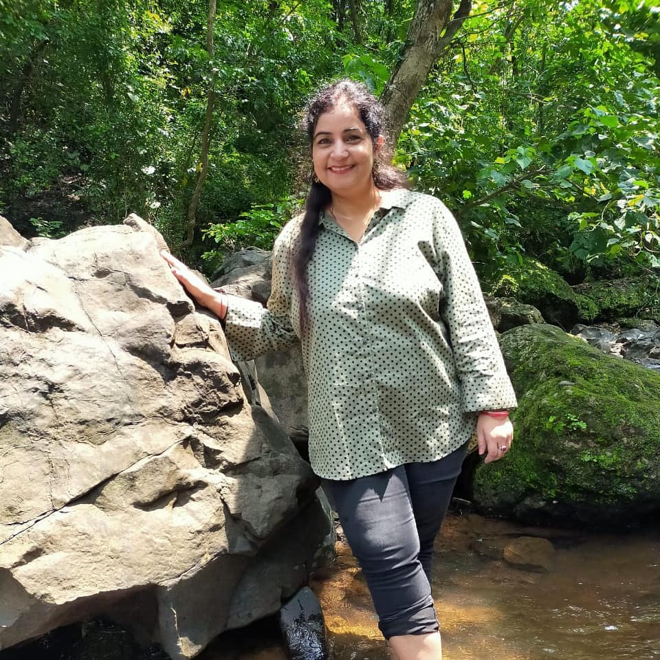 सपना त्रिपाठी है फैमिली वुमन Sapna tripathi is family women