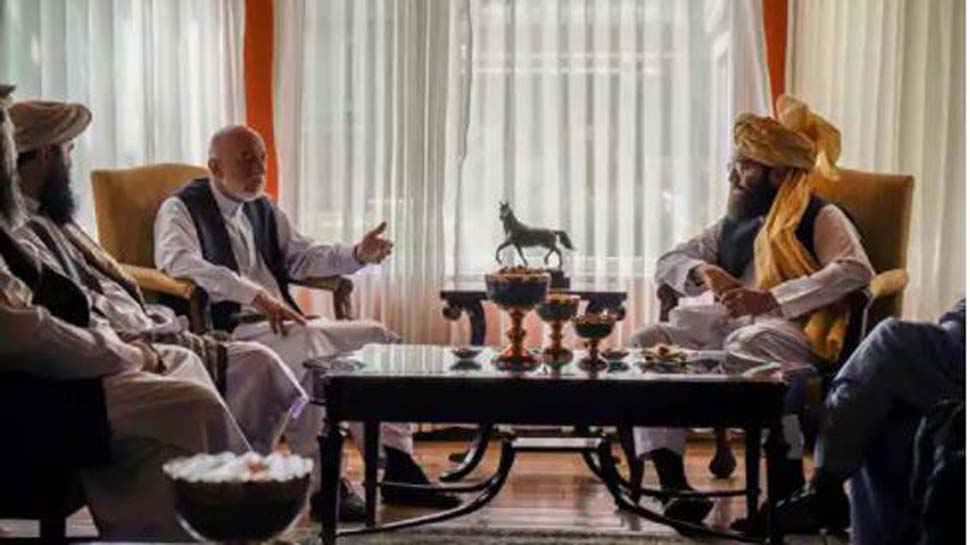 तालिबान ने अफगान नेताओं के साथ शुरू की वार्ता. तालिबान ने अफगान नेताओं के साथ शुरू की वार्ता.