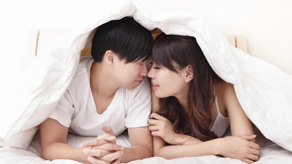 japan government gave 10 days fertility leaves for young couples to increase population | ये देश देगा Office में काम करने वालों को Romance करने की छुट्टी, नहीं कटेगी सैलरी | Hindi News, दुनिया