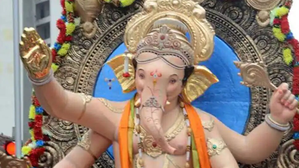 Tie this Rakhi to Ganpati