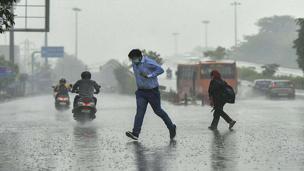 Weather Alert: मिलेगी भीषण गर्मी से राहत, Delhi-NCR में आज हो सकती है बारिश