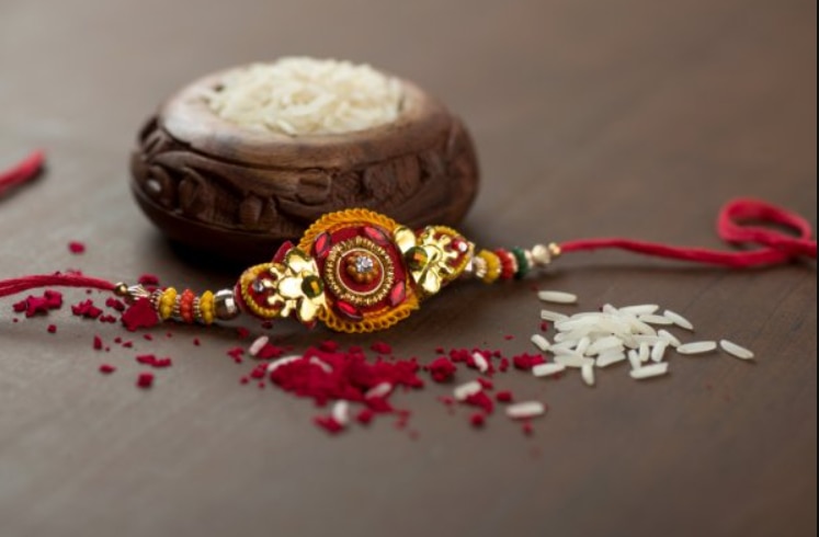 Rakshabandhan Story: देवी लक्ष्मी ने क्यों एक दैत्य को बनाया भाई, जानिए रक्षाबंधन का ये रहस्य