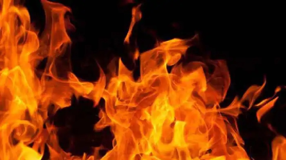 Andhra Pradesh: मुहर्रम के मातम के दौरान आग के कुंड में कूदा बुजुर्ग, मौत