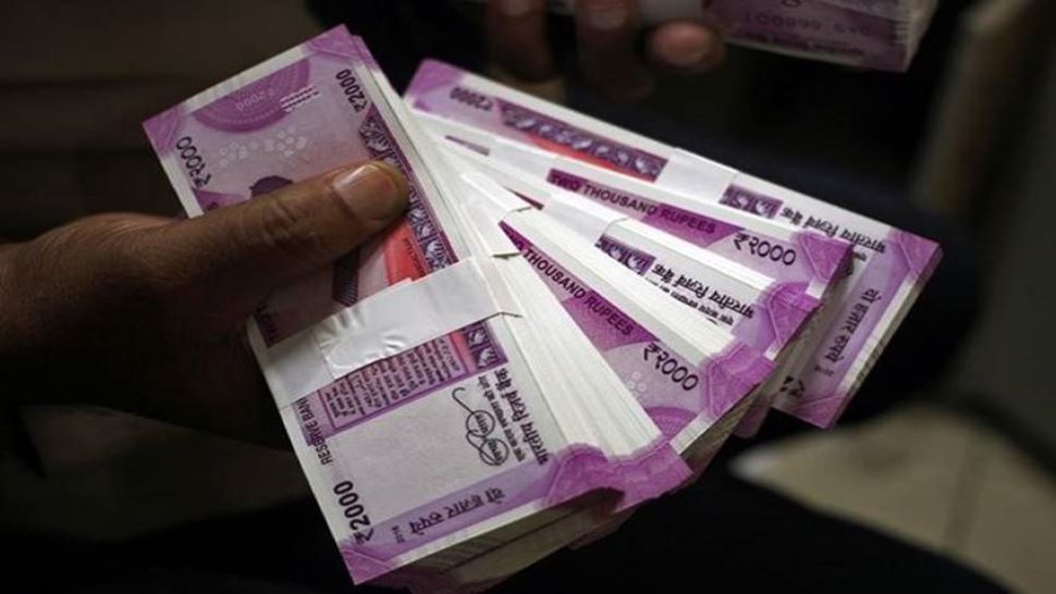7th Pay Commission There will be a big jump in the salary of September! Monthly salary will increase with DA and HRA cpc latest news | 7th Pay Commission: सितंबर के वेतन में आएगा बड़ा उछाल! DA और HRA के साथ इतनी बढ़ेगी मंथली सैलरी - Vimarsana News