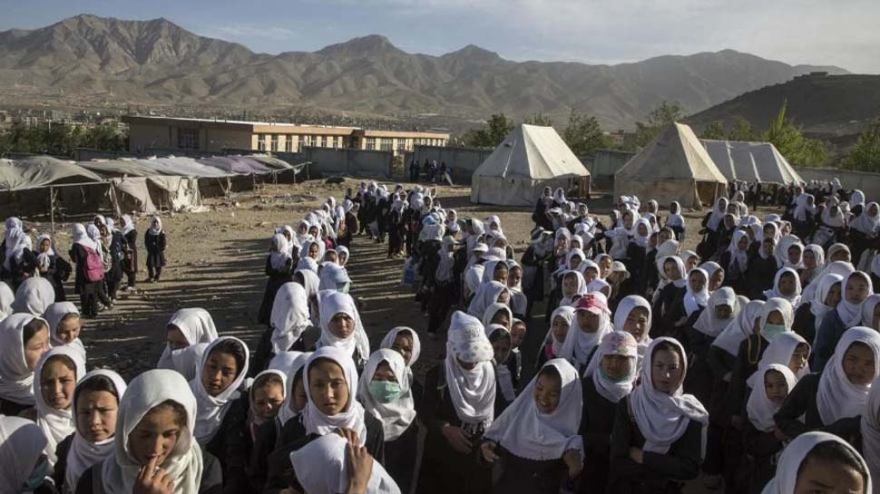 तालिबान का असली रंग दिखना शुरू, कॉलेजों में लड़के-लड़कियों के साथ पढ़ने पर लगाई गई रोक