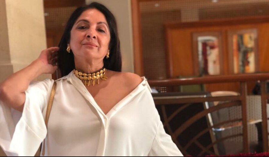 VIDEO: नीना गुप्ता ने दिखाया बेली डांस, बेबाक अदाएं देख फिदा हुए फैंस