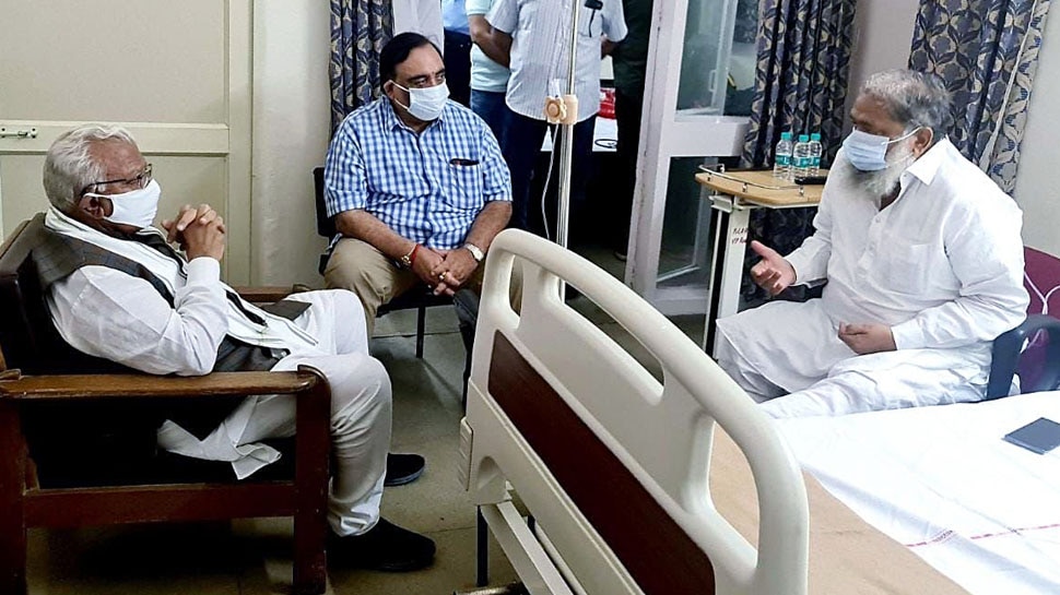 Haryana के गृह मंत्री Anil Vij का ऑक्सीजन लेवल गिरा, अस्पताल में कराए गए भर्ती