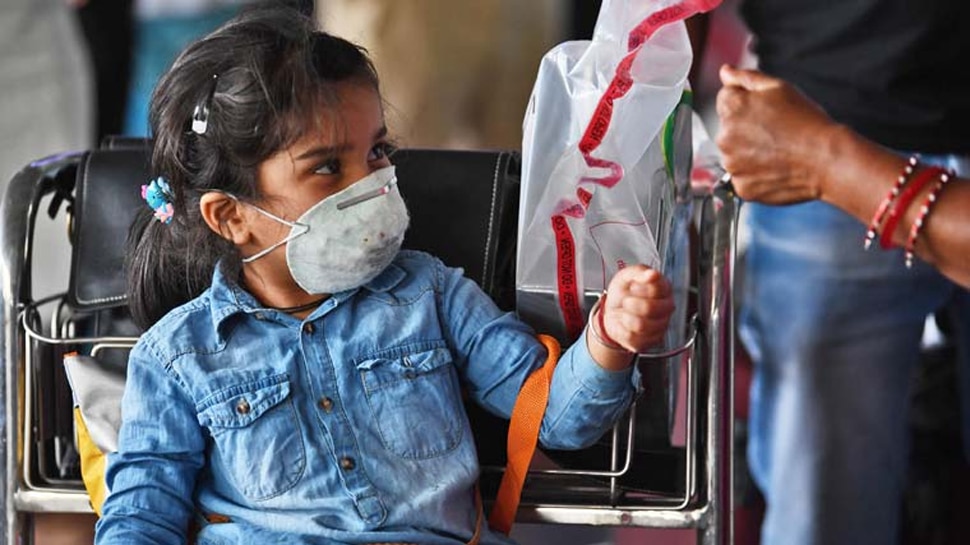 सरकारी कमेटी की चेतावनी, भारत में इस महीने आ सकती है Coronavirus की तीसरी लहर, बच्चों पर खतरा