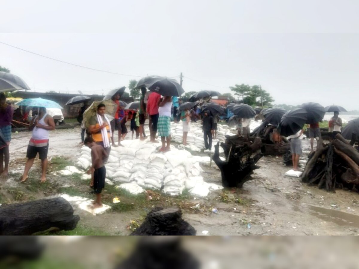 बिहार: Gandak Nadi में डूबी 25 लोगों से भरी नाव, 5 लोगों को बचाया, रेस्क्यू जारी