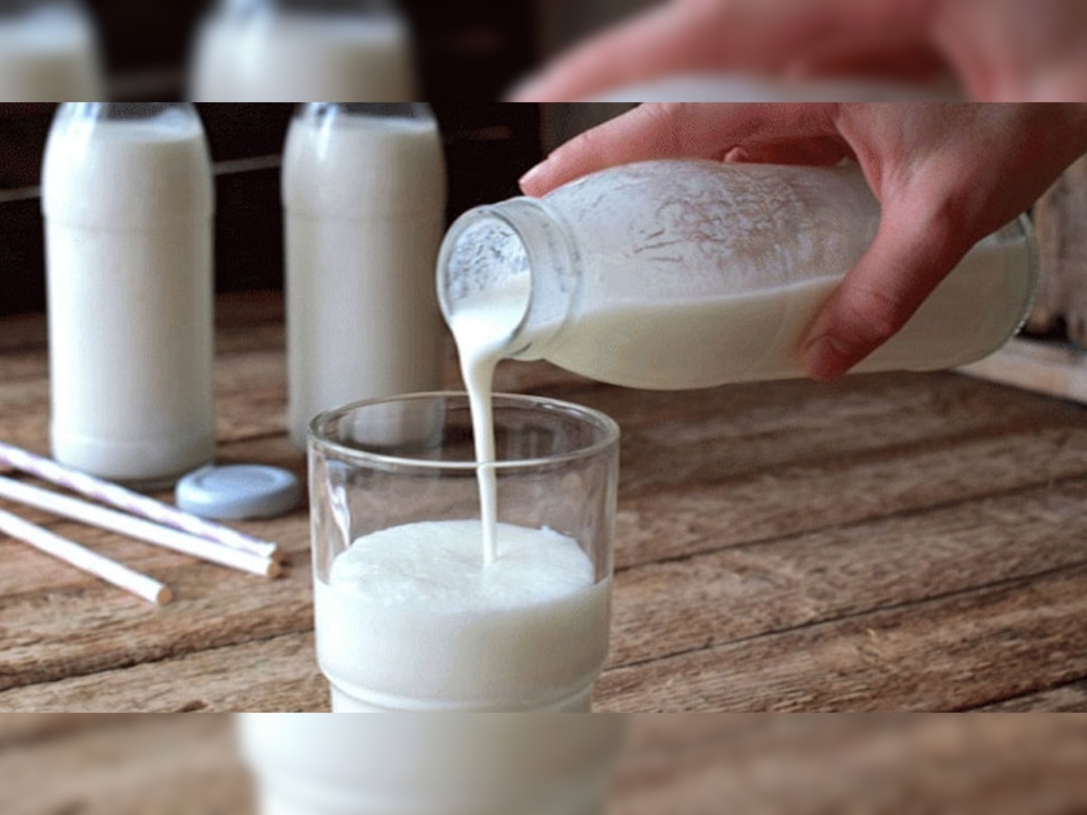 दूध पीने से आपके शरीर में बन सकती हें कई बीमारियां (फाइल फोटो)