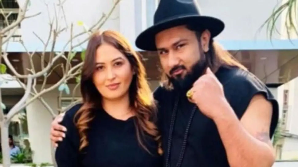 Honey Singh की पत्नी शालिनी का कोर्ट में बुरा हाल, फूट-फूटकर रोते हुए कही ये बात