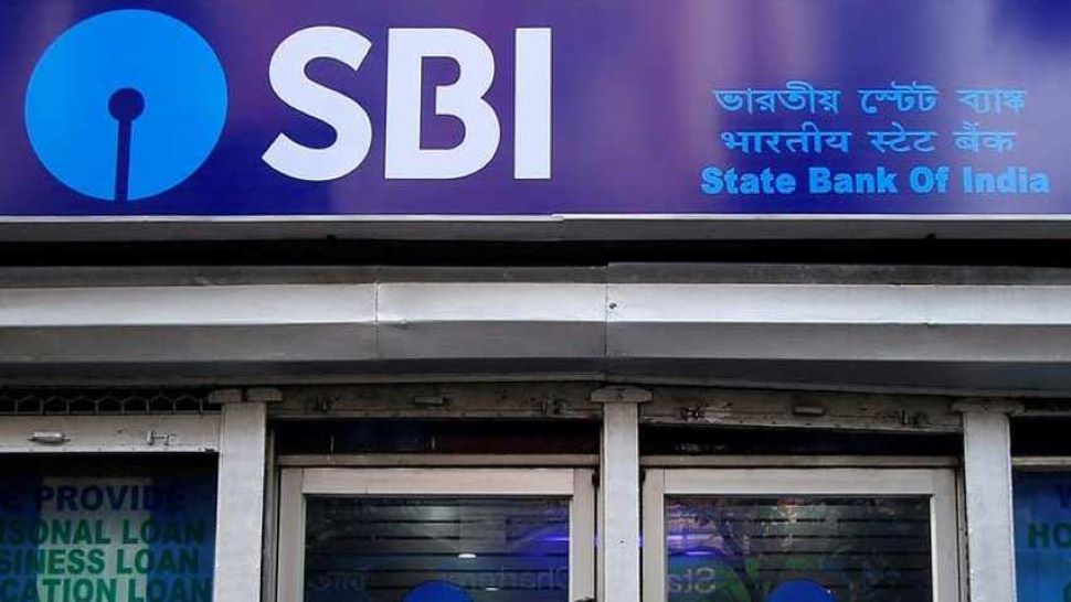 SBI कस्टमर्स ध्यान दें! आपके पास है एसबीआई का डेबिट कार्ड तो हो जाएं सावधान, बैंक ने दी जरूरी सूचना