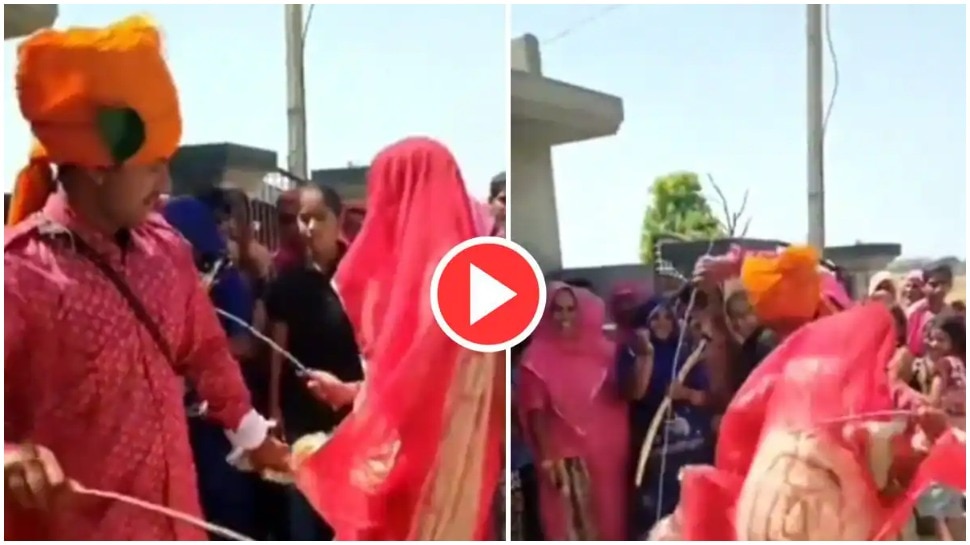 devar bhabhi video fighting on road goes viral | Devar Bhabhi Video: सड़क पर अचानक लड़ने लगे देवर-भाभी, डंडे से की एक-दूसरे की पिटाई - Vimarsana News