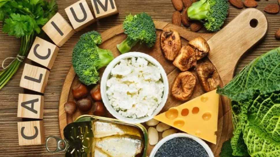 calcium rich food: पीरियड में गड़बड़ी का कारण हो सकता है कैल्शियम की कमी, हड्डियां भी हो जाती हैं कमजोर, इन चीजों से मिलेगा फायदा