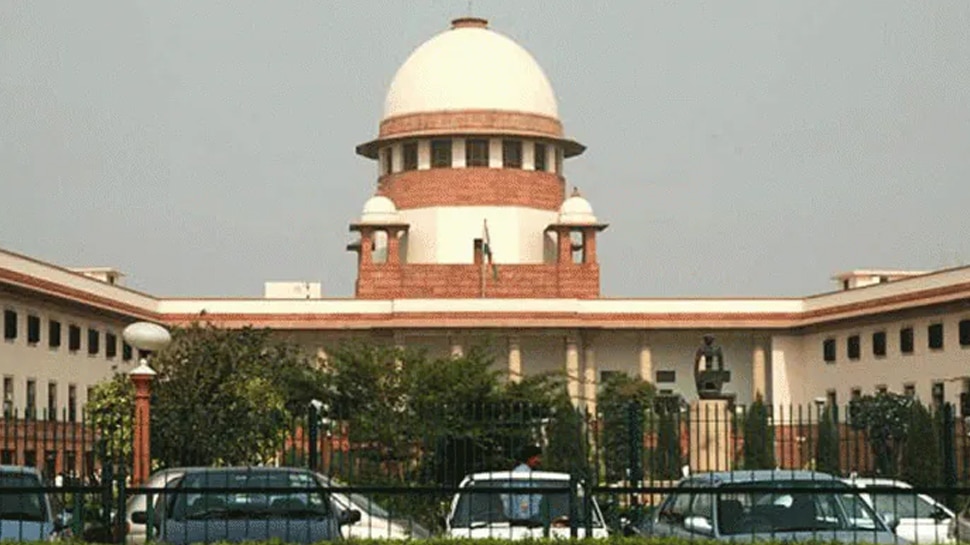 गर्मियों में काले कोट से आजादी चाहते हैं वकील, Supreme Court में याचिका दायर