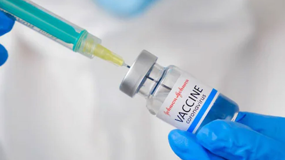 Madhya Pradesh: नाबालिग लड़के को लगा दी कोरोना वैक्सीन, चक्कर आने के बाद मुंह से निकला झाग