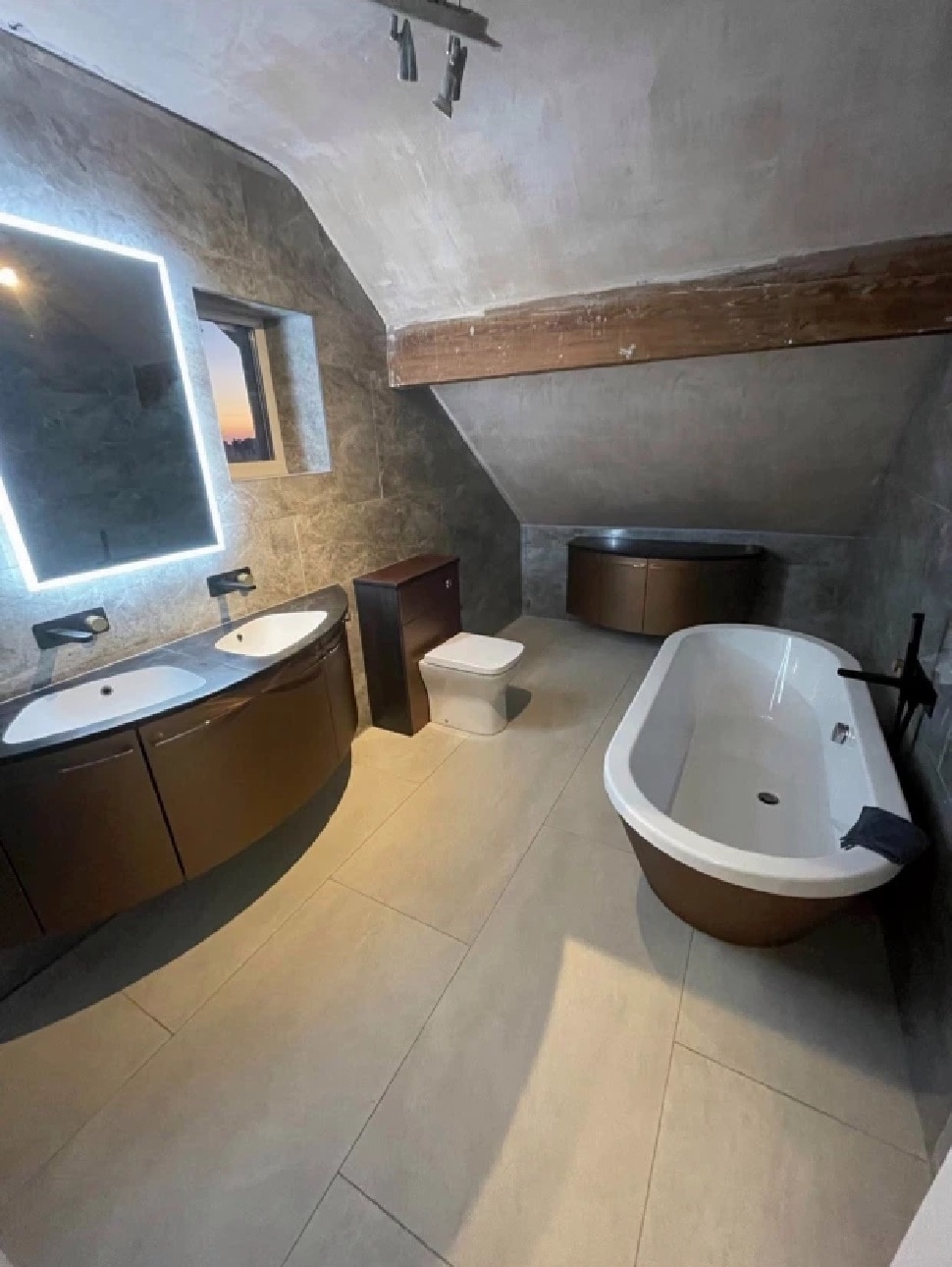 फाइव स्टार होटल जैसे डबल सिंक five star hotel type bathroom