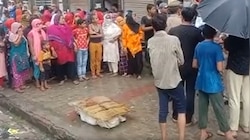 मैदान में पड़ी थी बोरी, बदबू आने पर लोगों ने खोला तो निकला 8 साल की बच्ची का शव