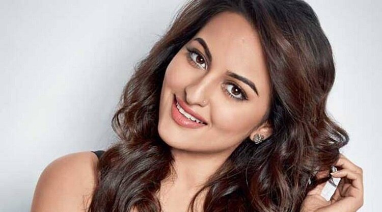 Sonakshi Sinha Is All Set To Debut In Horror Comedy Film And Scare People On Screen पर्दे पर