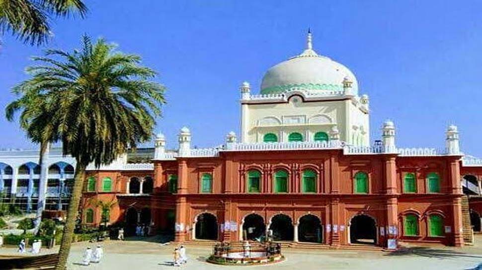 लम्बे इंतजार के बाद आज से दारूल उलूम देवबंद में छात्रों ने शुरू की पढ़ाई