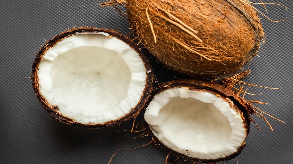 Happy World Coconut Day: पूजा में इस्तेमाल होने वाला नारियल देता है अनेक फायदे!, हो जाएंगे हैरान