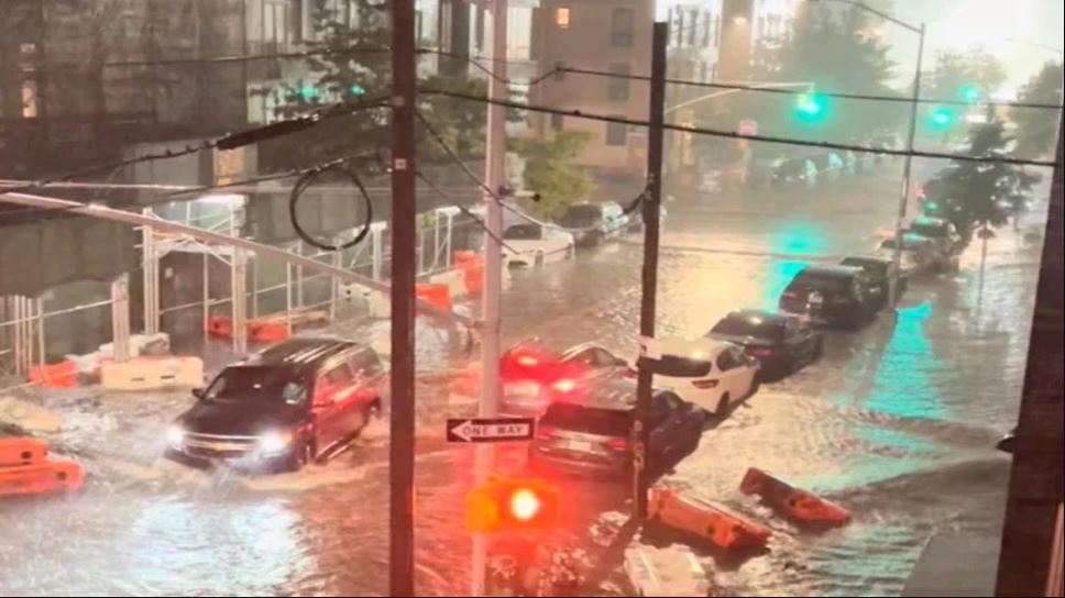 तूफान 'ईडा' के कहर से अमेरिका में हाहाकार, सड़कें डूबीं, बिजली आपूर्ति ठप, अब तक 41 की मौत