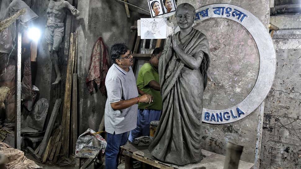 पूजा पंडाल में ममता बनर्जी की 'प्रतिमा' पर बवाल, BJP ने कहा-यह हिंदुओं का अपमान