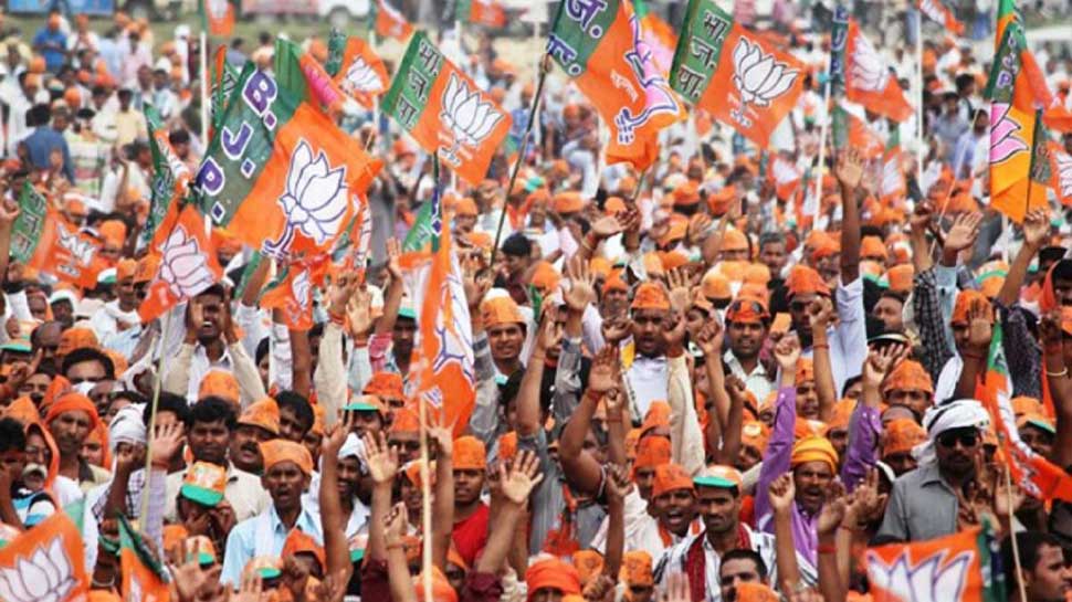 'मिशन यूपी 2022' के लिए BJP का 'प्रवासी' प्लान, पार्टी संगठन तैयार कर रहा डेटाबेस, चुनावी लाभ लेना है मकसद
