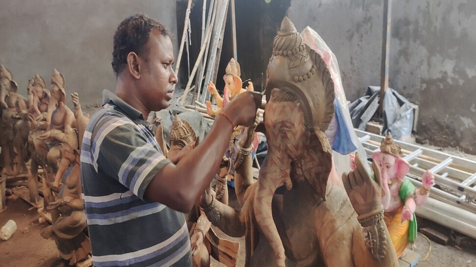 ଆସନ୍ତା ଶୁକ୍ରବାର ଗଣେଶ ପୂଜା; ଲଘୁଚାପ ଜନିତ ବର୍ଷାକୁ ନେଇ ଚିନ୍ତାରେ ବ୍ୟବସାୟୀ ଆସନ୍ତା ଶୁକ୍ରବାର ଗଣେଶ ପୂଜା; ଲଘୁଚାପ ଜନିତ ବର୍ଷାକୁ ନେଇ ଚିନ୍ତାରେ ବ୍ୟବସାୟୀ