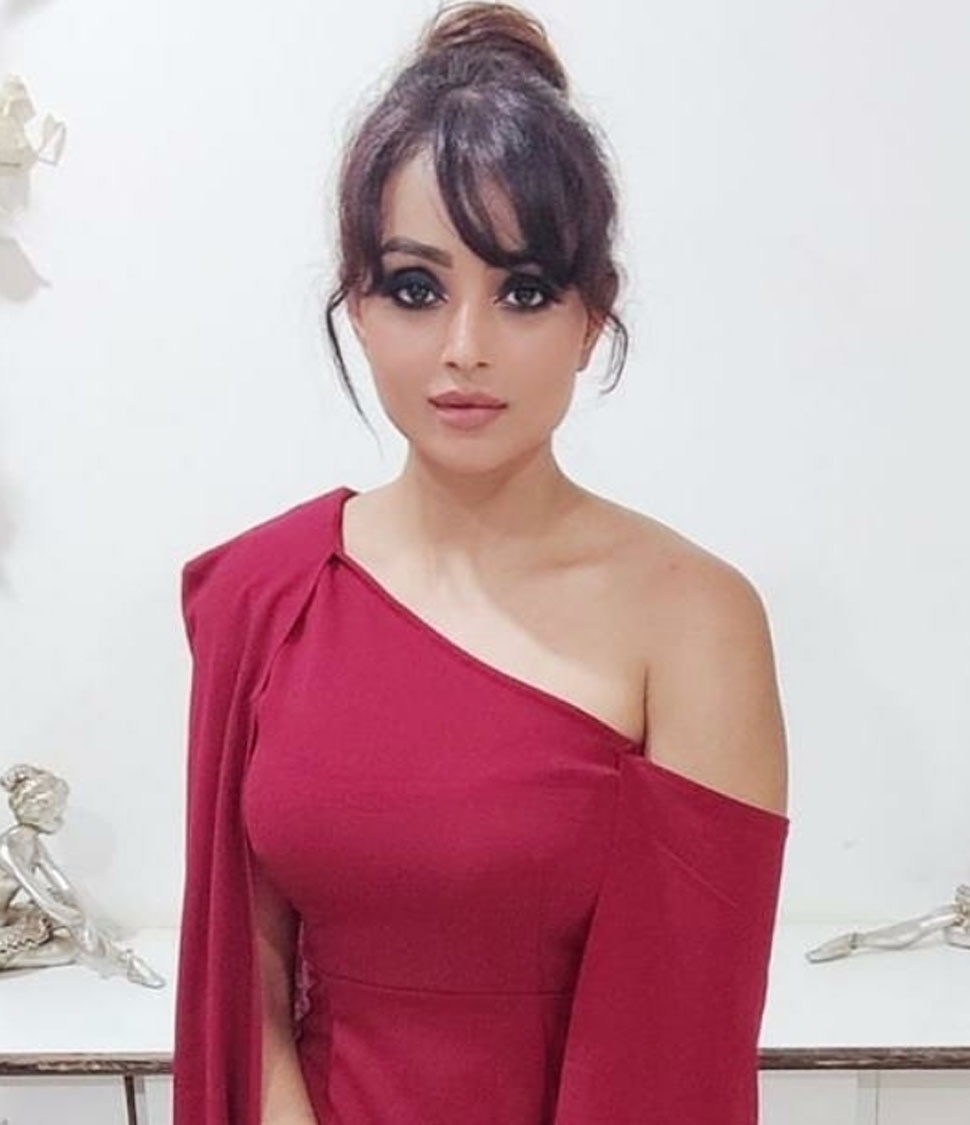 पारुल चौहान Parul Chauhan